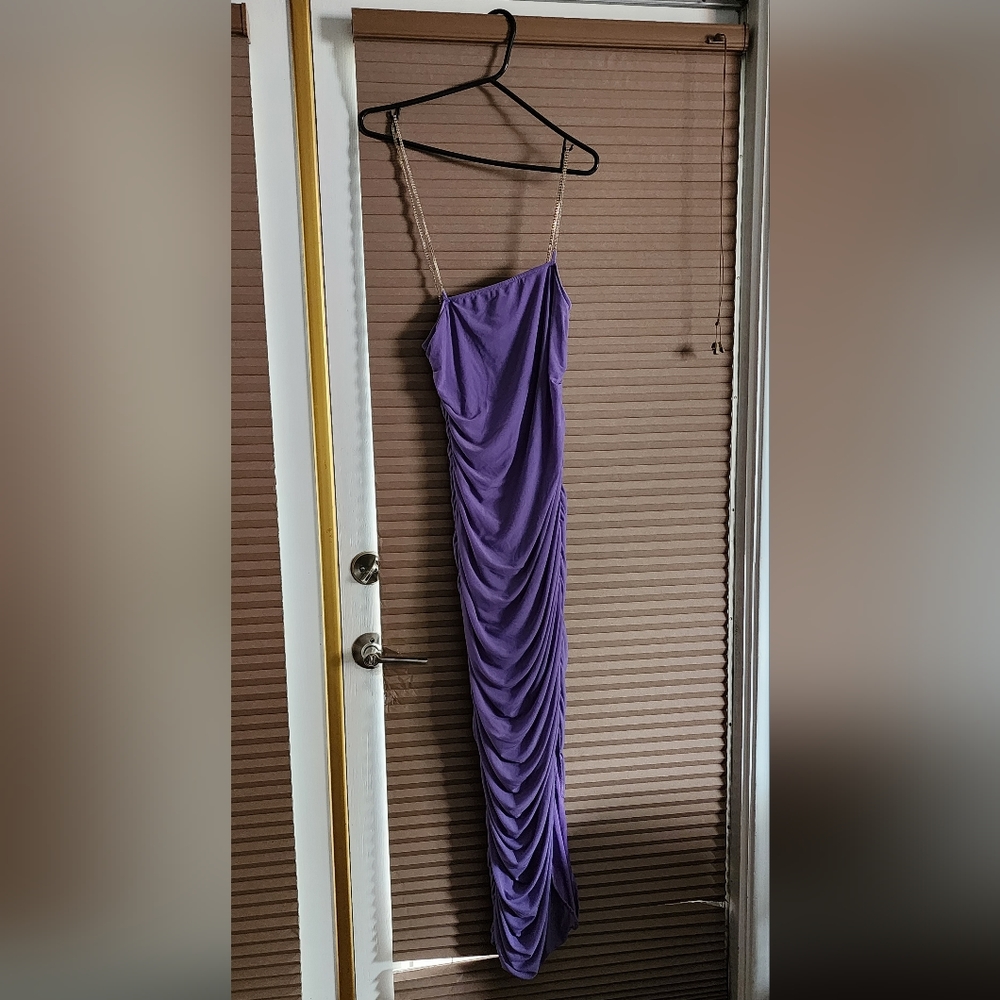 FashionNova Women's Tight Fitting Ruffled Maxi.SizeL Purple in Color Gentle Used